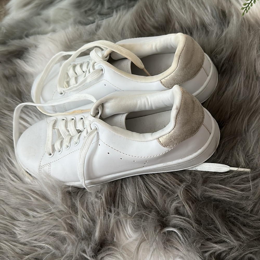 Target sneakers - Picture 3 of 3